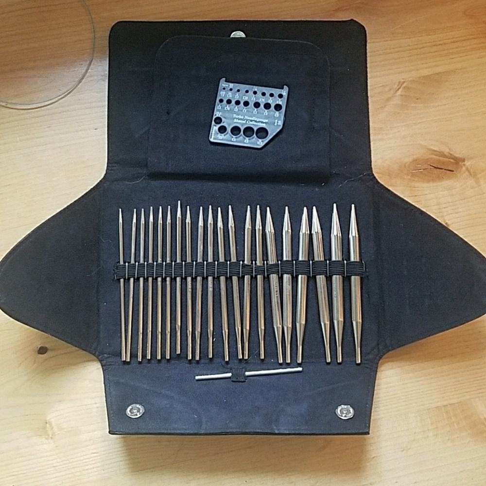 EUC set of interchangeable knitting needles